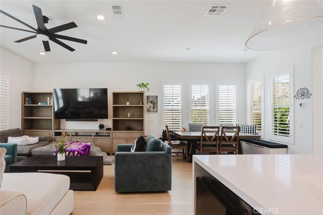 11743 Canoga Avenue, Chatsworth, CA 91311