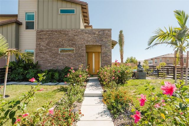 11743 Canoga Avenue, Chatsworth, CA 91311