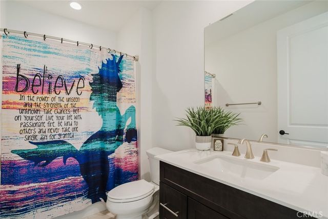 11743 Canoga Avenue, Chatsworth, CA 91311