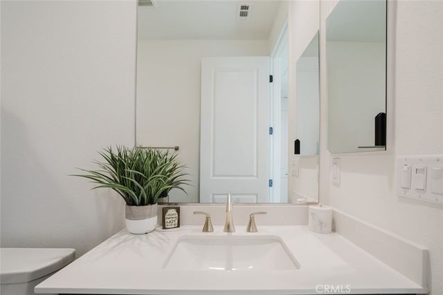 11743 Canoga Avenue, Chatsworth, CA 91311