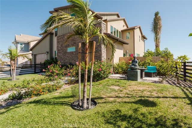 11743 Canoga Avenue, Chatsworth, CA 91311