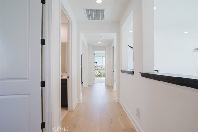 11743 Canoga Avenue, Chatsworth, CA 91311
