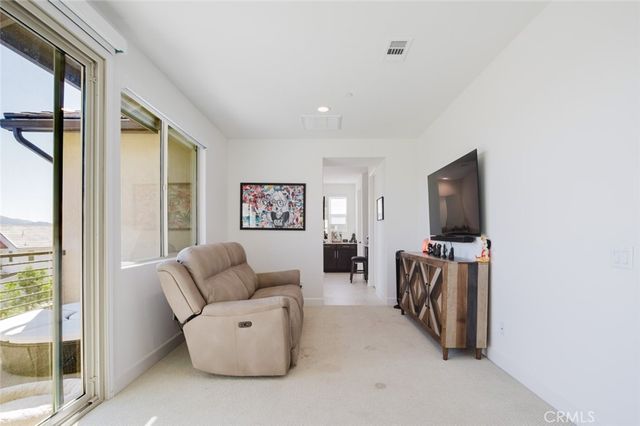 11743 Canoga Avenue, Chatsworth, CA 91311