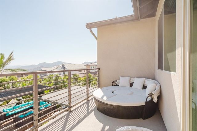 11743 Canoga Avenue, Chatsworth, CA 91311