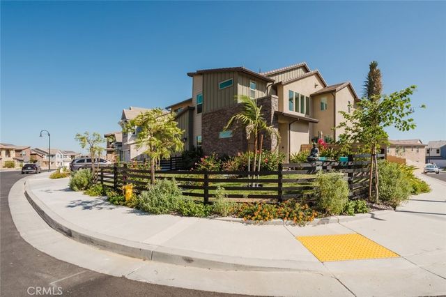 11743 Canoga Avenue, Chatsworth, CA 91311