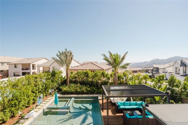 11743 Canoga Avenue, Chatsworth, CA 91311