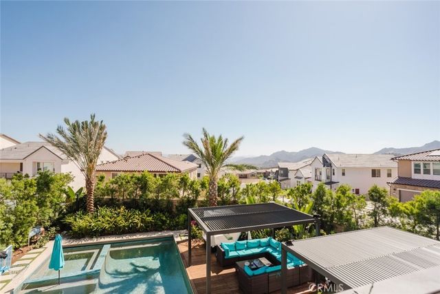 11743 Canoga Avenue, Chatsworth, CA 91311