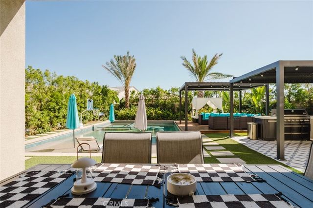 11743 Canoga Avenue, Chatsworth, CA 91311