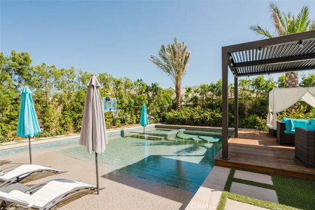 11743 Canoga Avenue, Chatsworth, CA 91311