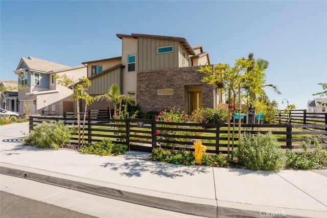 11743 Canoga Avenue, Chatsworth, CA 91311