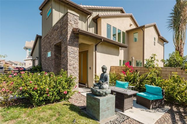 11743 Canoga Avenue, Chatsworth, CA 91311
