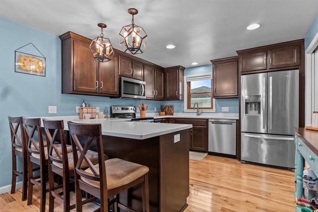 527 W MCKINLEY AVENUE, Little Chute, WI 54140