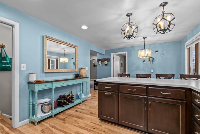 527 W MCKINLEY AVENUE, Little Chute, WI 54140