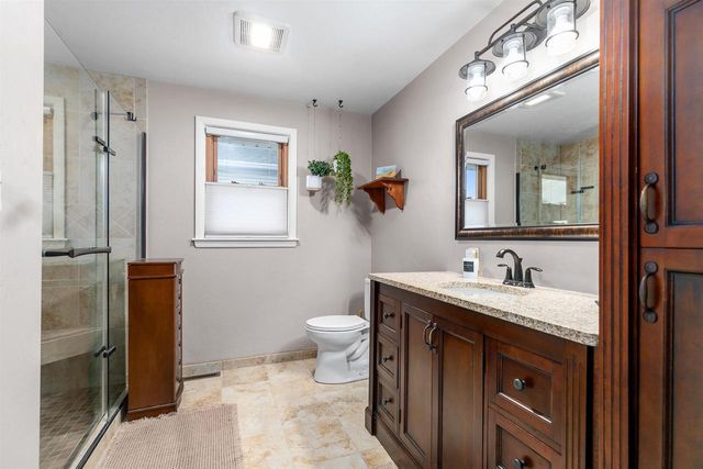 527 W MCKINLEY AVENUE, Little Chute, WI 54140