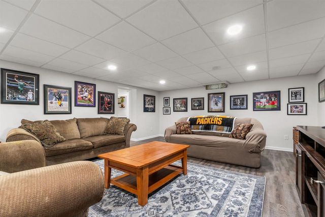 527 W MCKINLEY AVENUE, Little Chute, WI 54140