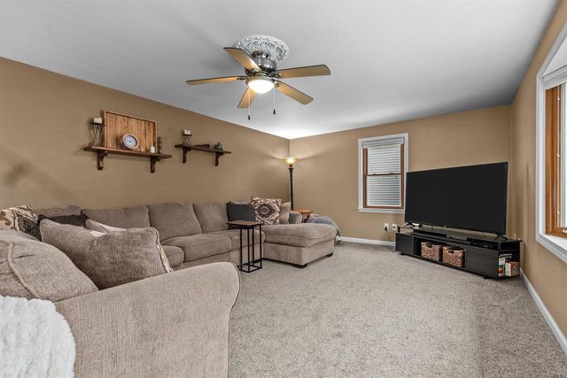 527 W MCKINLEY AVENUE, Little Chute, WI 54140