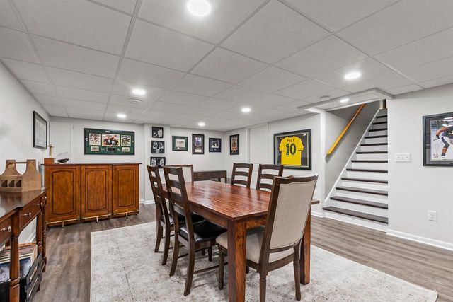 527 W MCKINLEY AVENUE, Little Chute, WI 54140