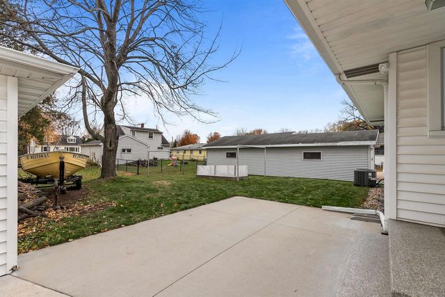 527 W MCKINLEY AVENUE, Little Chute, WI 54140