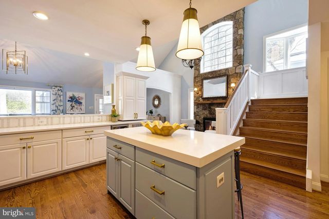 8612 MCHENRY ST, Vienna, VA 22180