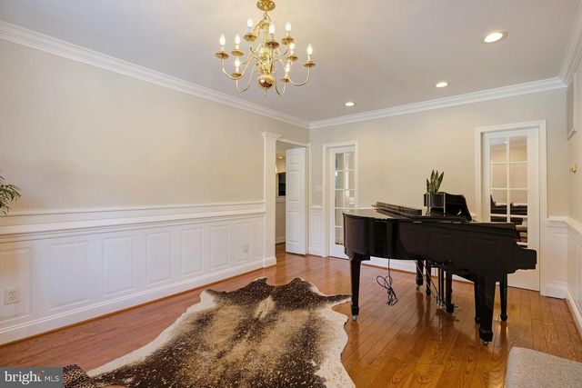 8612 MCHENRY ST, Vienna, VA 22180