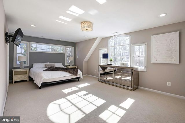 8612 MCHENRY ST, Vienna, VA 22180