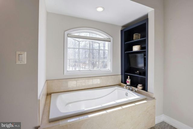 8612 MCHENRY ST, Vienna, VA 22180