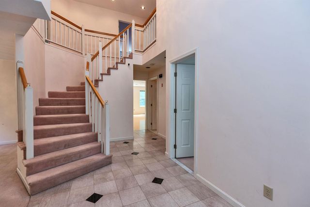 148 Old Dublin Road, Peterborough, NH 03458