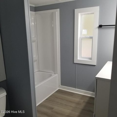 232 Lake Drive SW, Supply, NC 28462