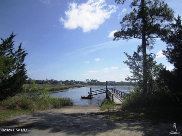 232 Lake Drive SW, Supply, NC 28462