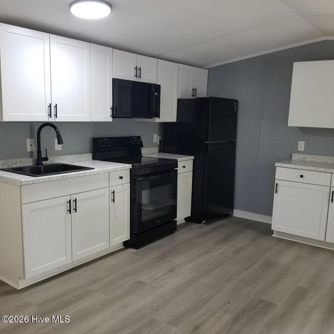 232 Lake Drive SW, Supply, NC 28462