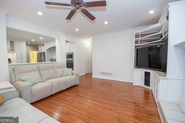 125 County Down, Fayetteville, GA 30215