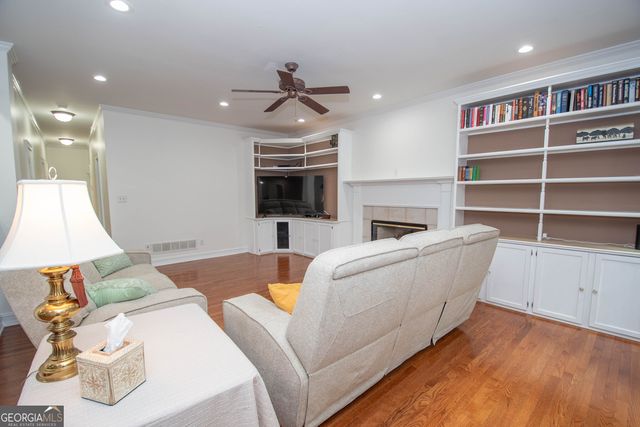 125 County Down, Fayetteville, GA 30215