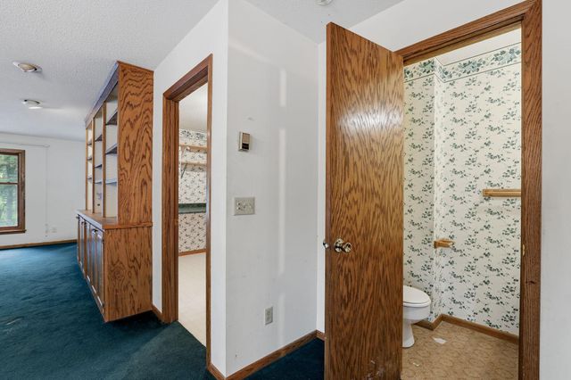 15432 Highwood Drive, Minnetonka, MN 55345