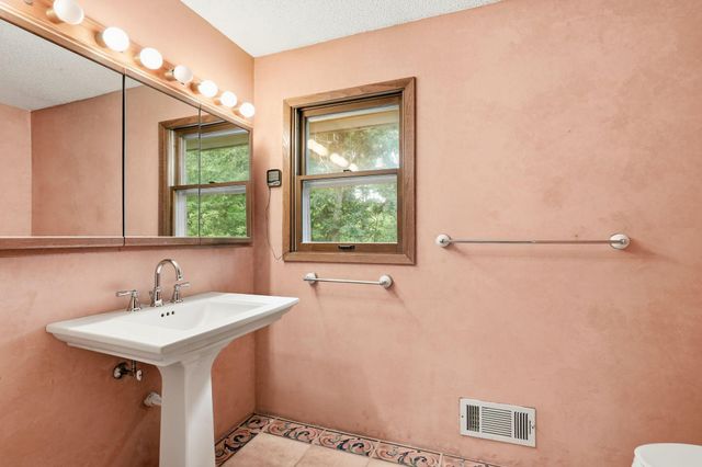 15432 Highwood Drive, Minnetonka, MN 55345
