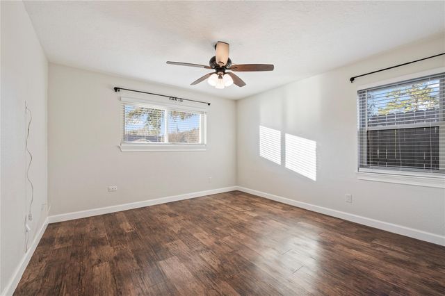 301 Mimosa Drive, Hitchcock, TX 77563