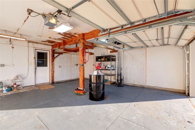 301 Mimosa Drive, Hitchcock, TX 77563