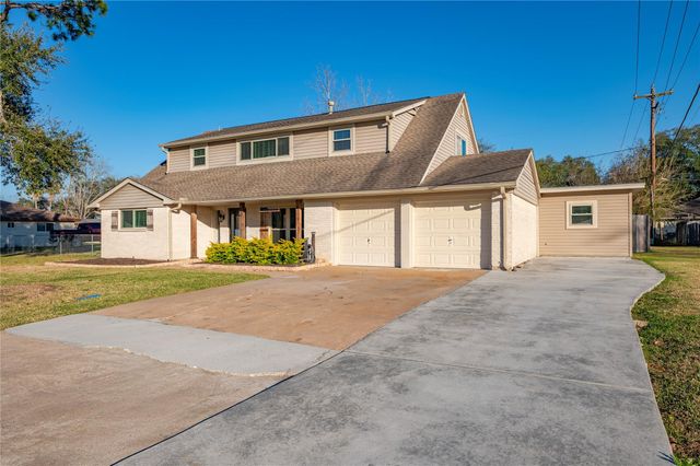 301 Mimosa Drive, Hitchcock, TX 77563