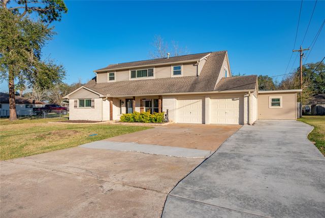 301 Mimosa Drive, Hitchcock, TX 77563