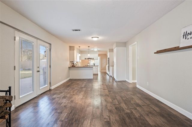 301 Mimosa Drive, Hitchcock, TX 77563