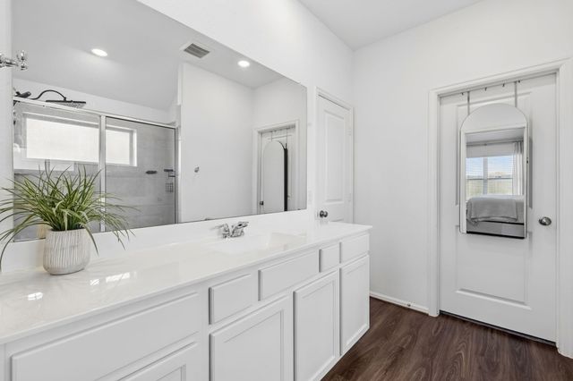 7106 Hillside Avenue, Mont Belvieu, TX 77523