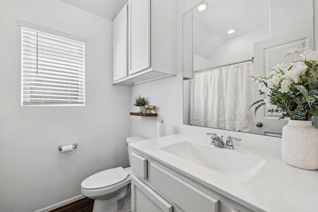7106 Hillside Avenue, Mont Belvieu, TX 77523