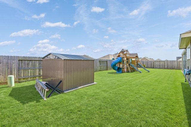 7106 Hillside Avenue, Mont Belvieu, TX 77523