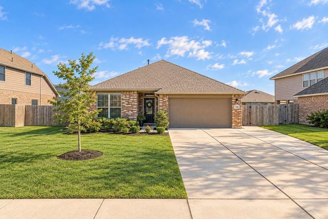 7106 Hillside Avenue, Mont Belvieu, TX 77523
