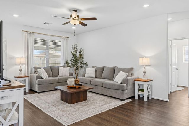7106 Hillside Avenue, Mont Belvieu, TX 77523