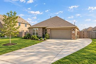 7106 Hillside Avenue, Mont Belvieu, TX 77523