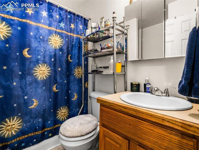 734 S Legend Lane, Pueblo, CO 81007