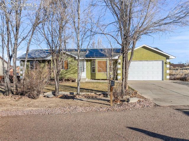 734 S Legend Lane, Pueblo, CO 81007