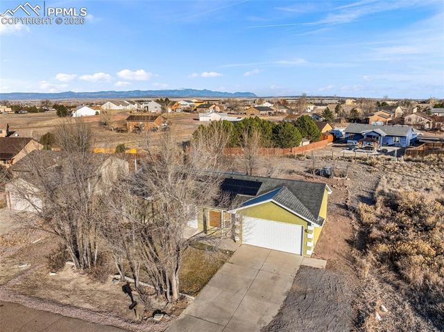 734 S Legend Lane, Pueblo, CO 81007