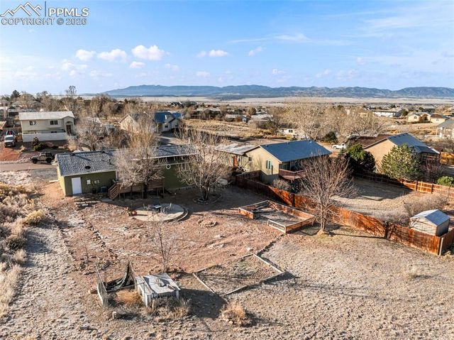 734 S Legend Lane, Pueblo, CO 81007