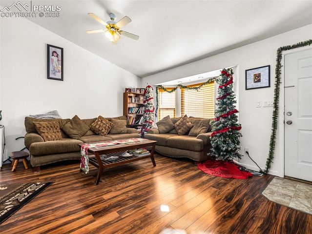 734 S Legend Lane, Pueblo, CO 81007